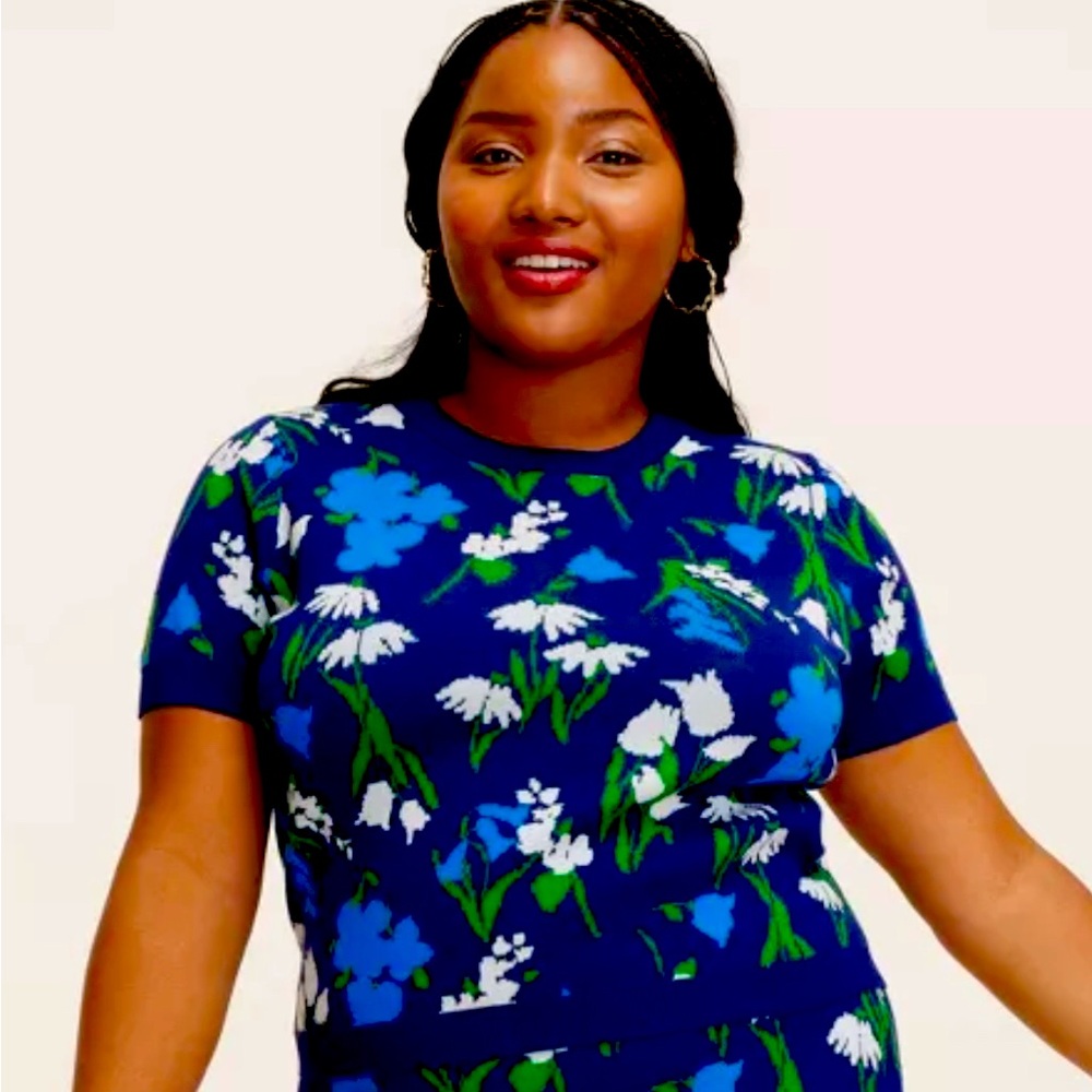 Women’s Mixed Floral Short Sleeve Blue Crewneck Pullover Sweater